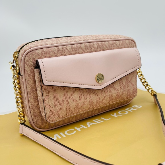 Michael Kors Medium Packet Camera Xbody Bag Ballet - Picture 2 of 13